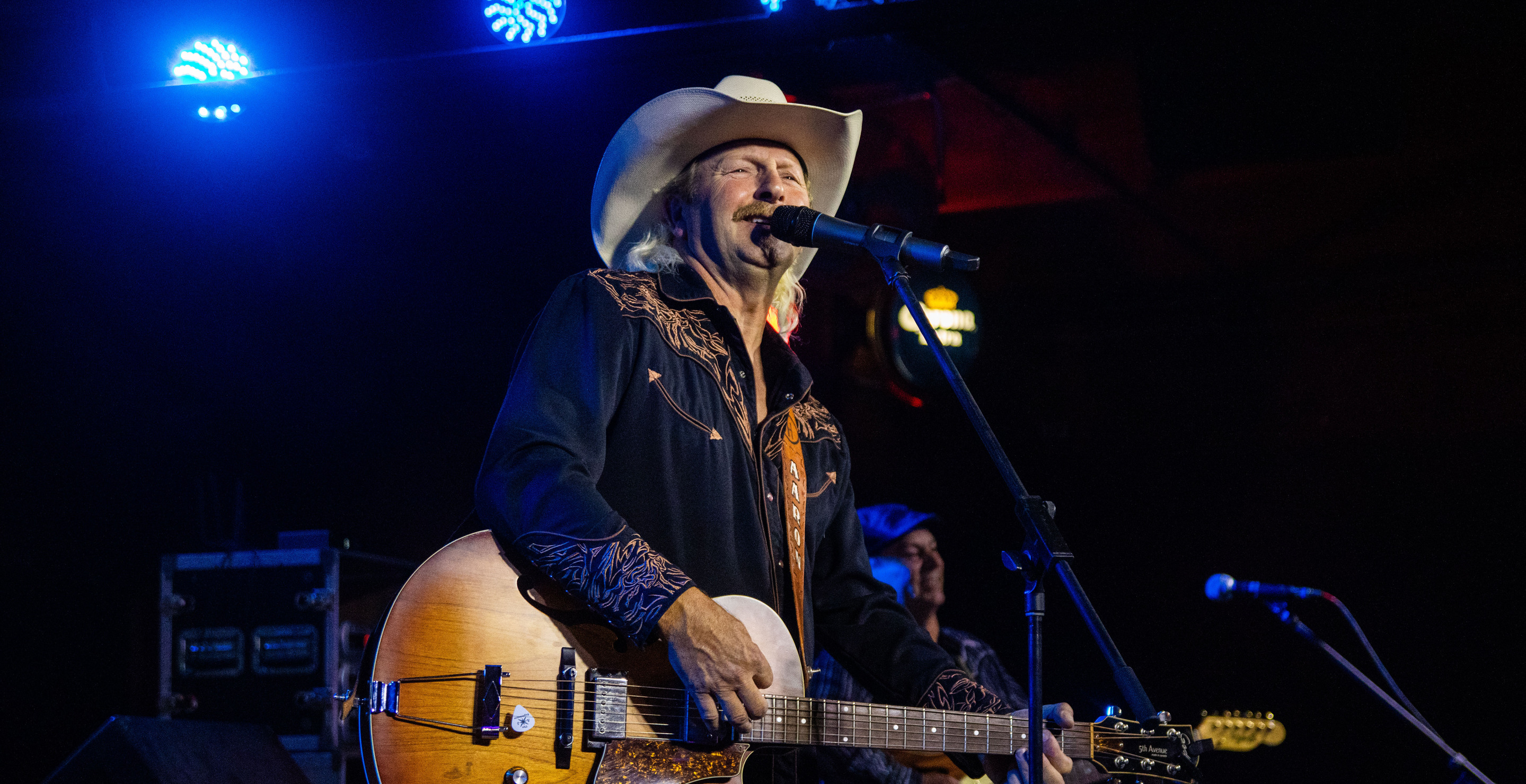 The Tearjerker That Alan Jackson Wrote For His Late Mom Still Pulls At My Heartstrings