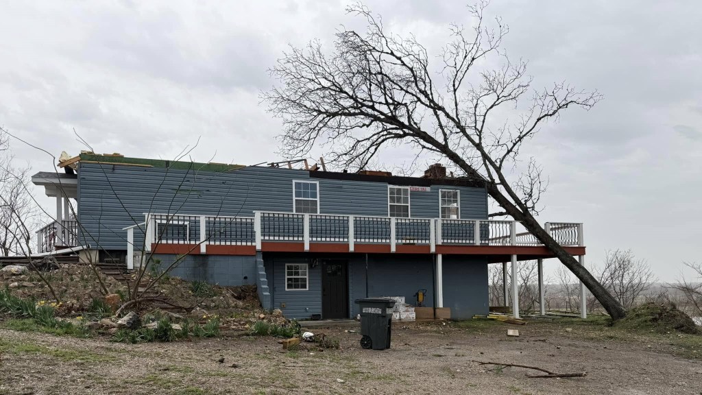 Couple Reunited With Wedding Photos After Tornado Slings Them 100 Miles Away