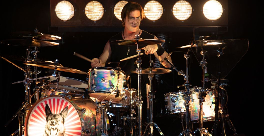 '90s Rock Band Cancels Tour After Drummer Suffers Medical Emergency