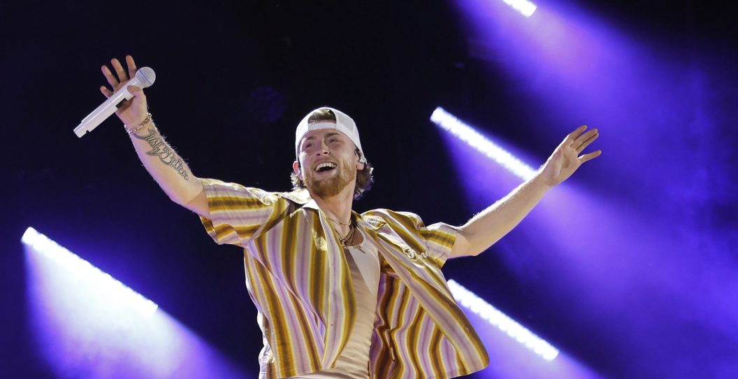 Open Countrey Country Singer Cancels Tour After Criminal Charges Are Dropped - Wide ...