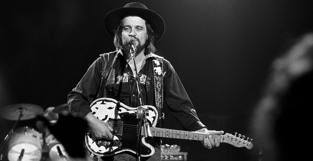 “I Didn’t Realize”: Waylon Jennings Recalls Early Days Comparing His Songwriting to Everyone Else