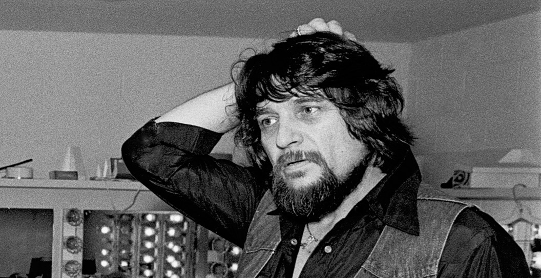 “I Was Livid” The Waylon Jennings Classic That Ended With a Fight in the Studio