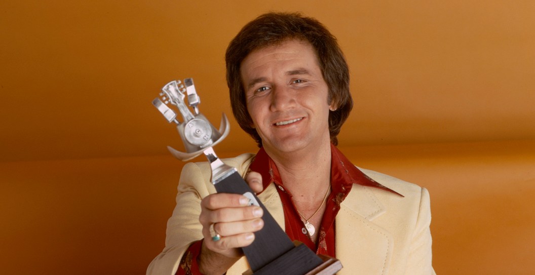 The Crime Roger Miller Committed (And Turned Himself in For) to Start His Iconic Musical Career