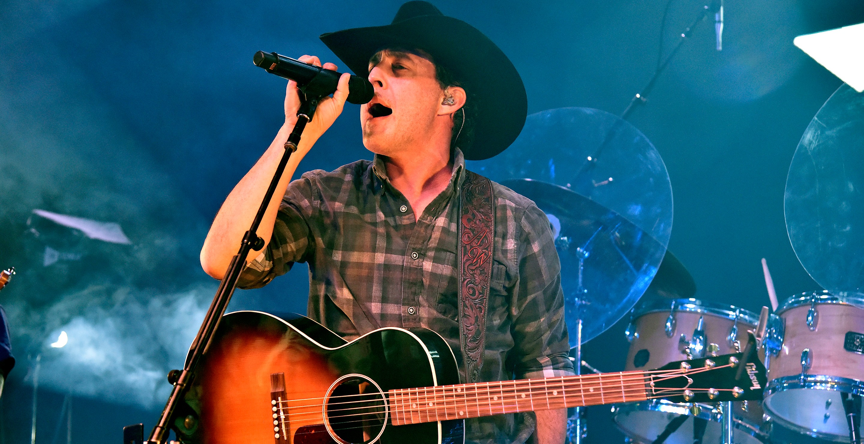 Aaron Watson Slams Zach Bryan In Viral Video