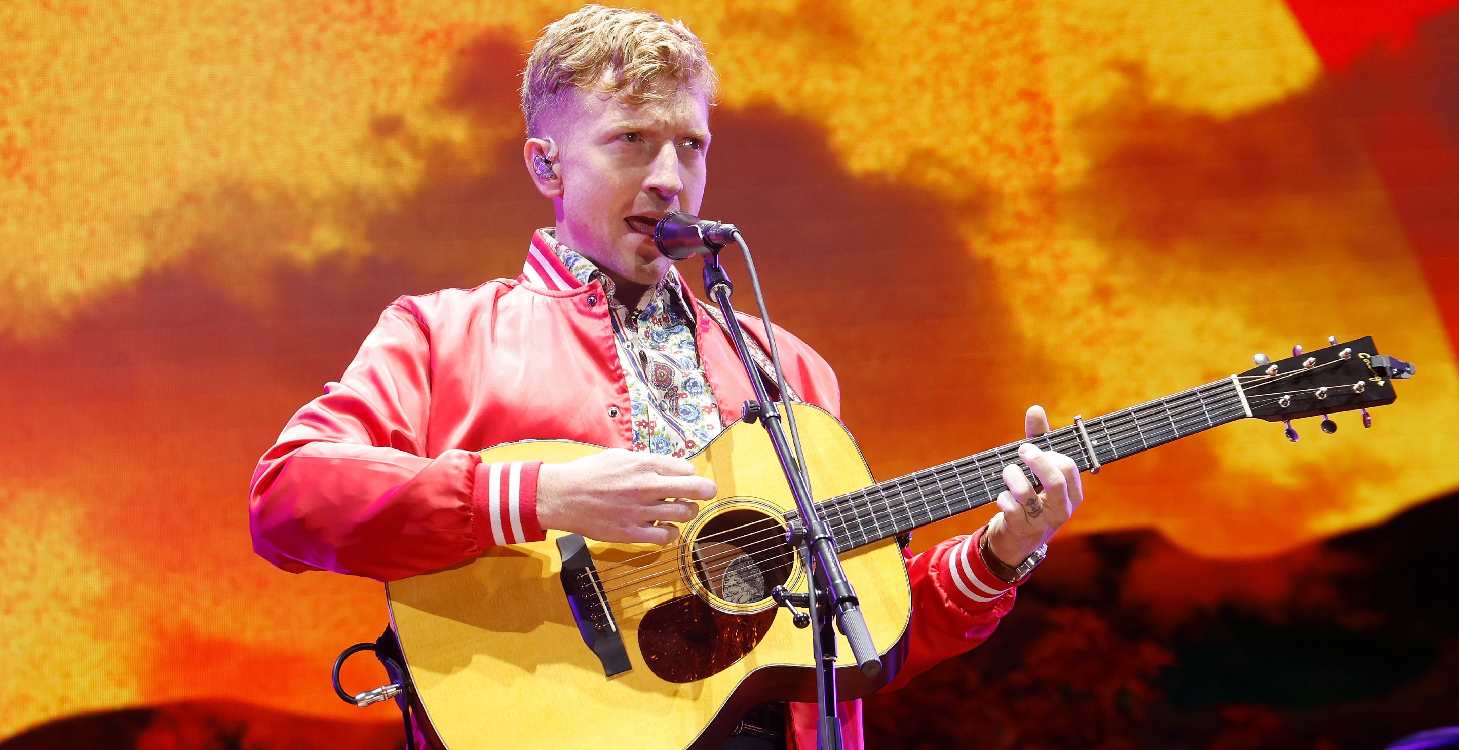 Tyler Childers Summarizes the ”Problem With Country Music” in Only a Few Words