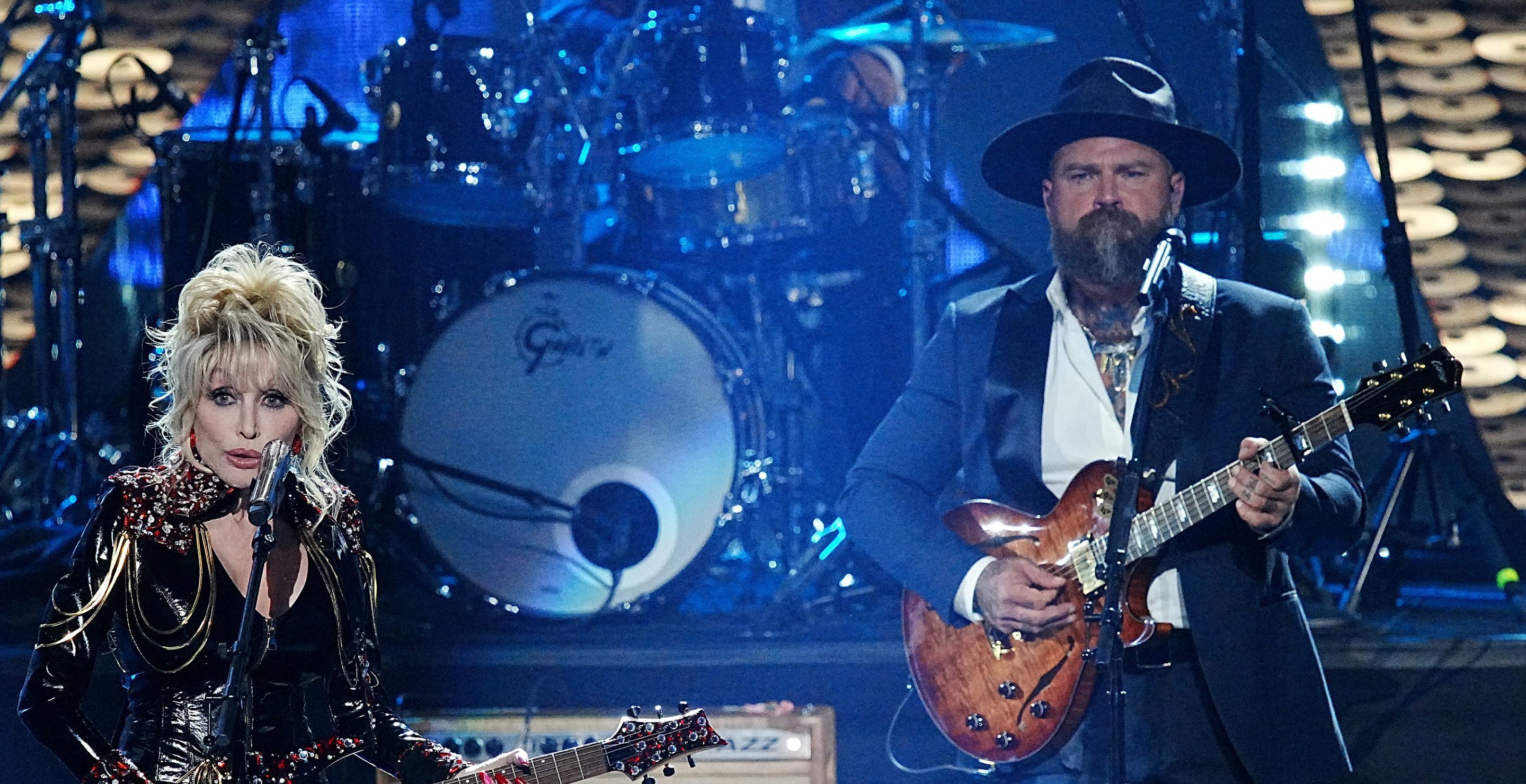 Zac Brown Says What We’ve Always Known About Dolly Parton: “She’s Hot
