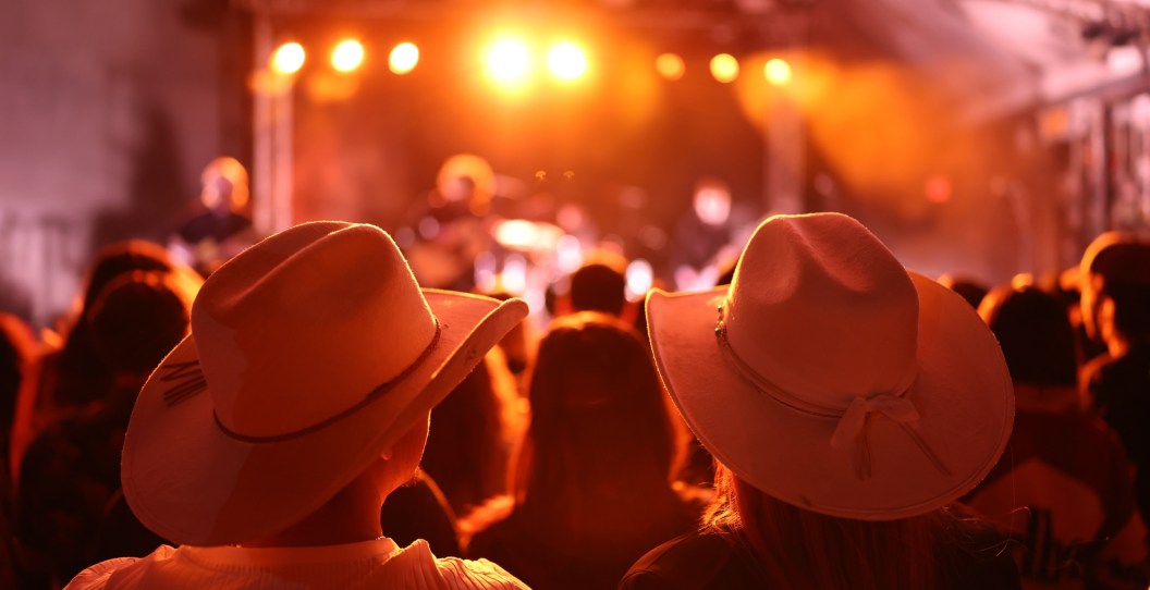 Neiman Country Singer Country Singer Asks for Prayers After Canceling Show at the Last Minute ...