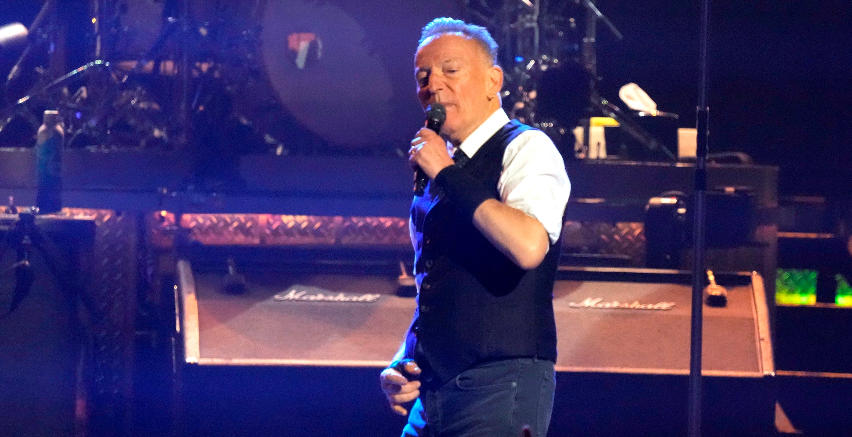 Music Legend Trashed by His Home State's Newspaper - Wide Open Country