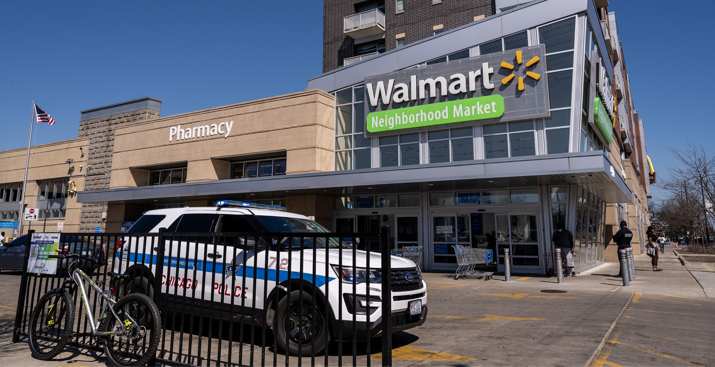 Georgia Cop Placed on Leave After Bodyslamming Man in Walmart