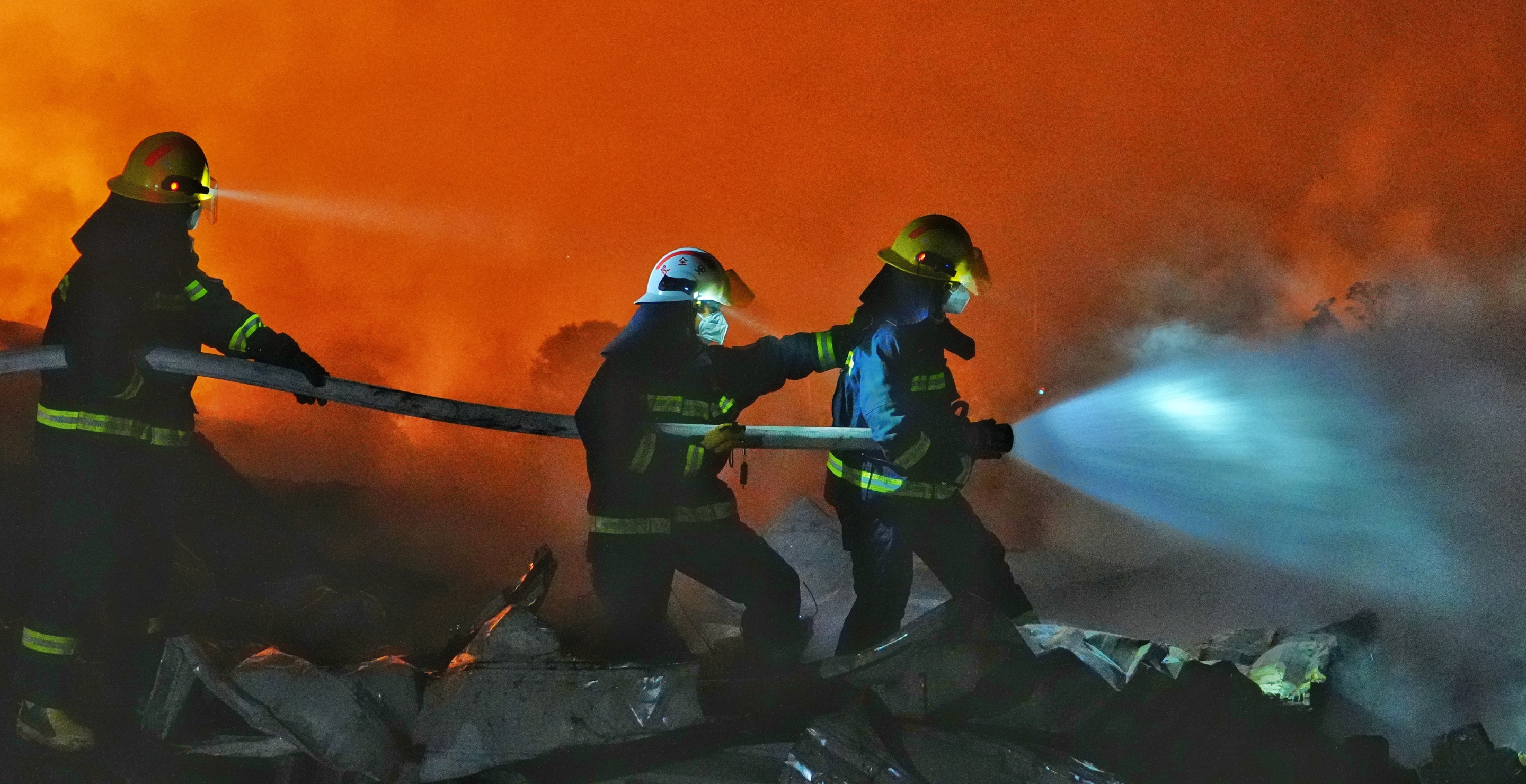 邦楽 WORST OF FANTASTIC EXPLOSION Fireworks plant explosion in China kills 26 and injures dozens of