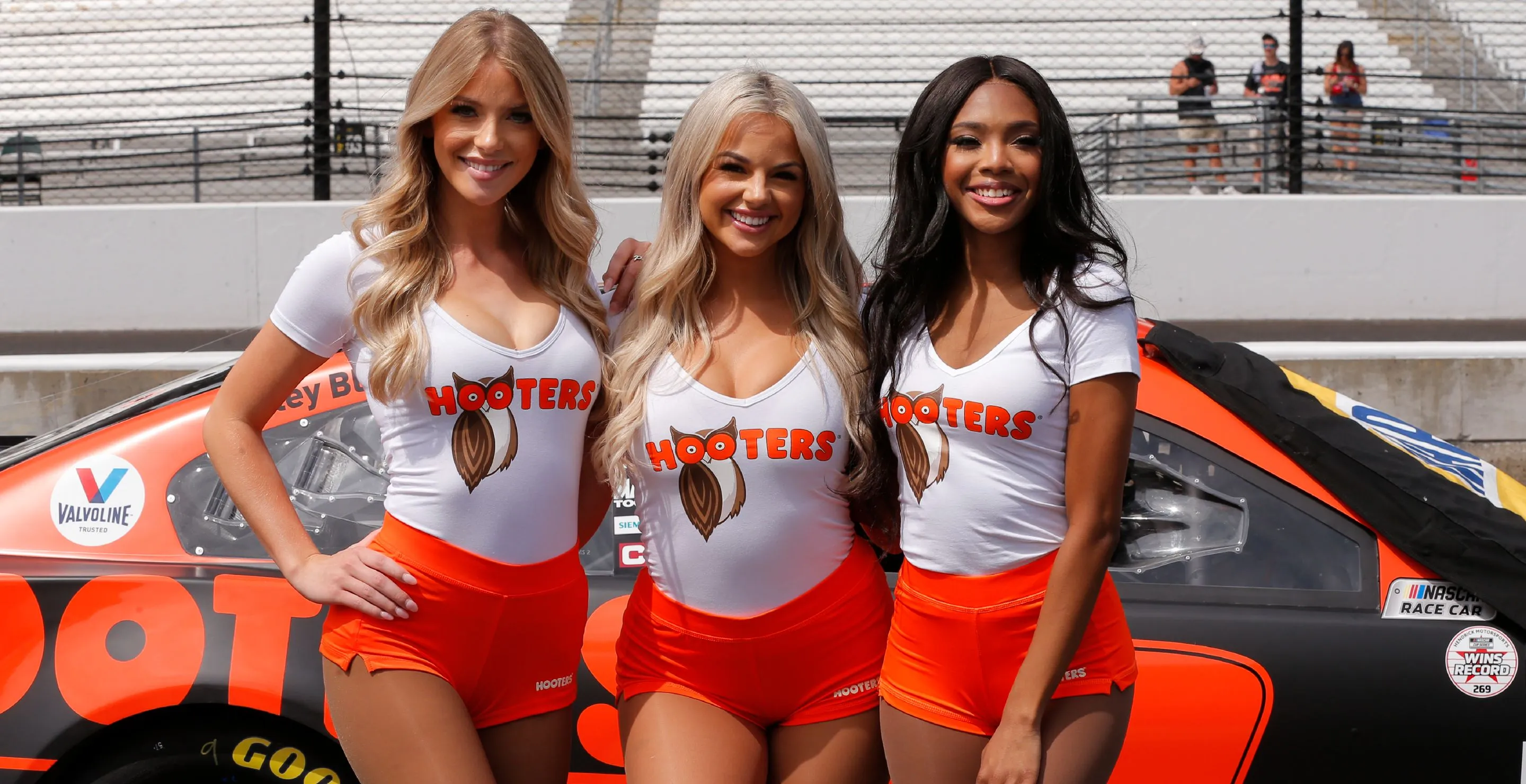 Hooters