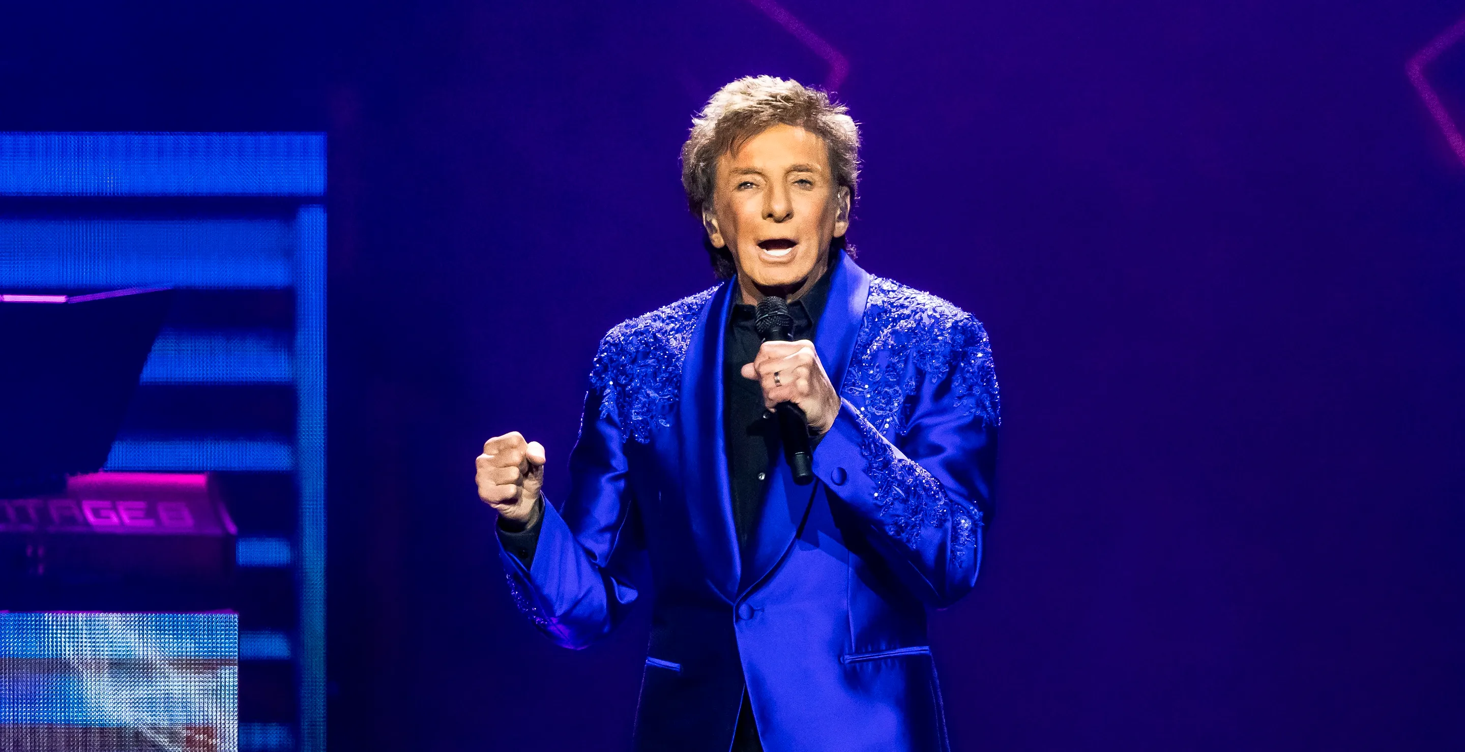Barry Manilow Suddenly Bows Out of More Concerts as Health Woes Continue