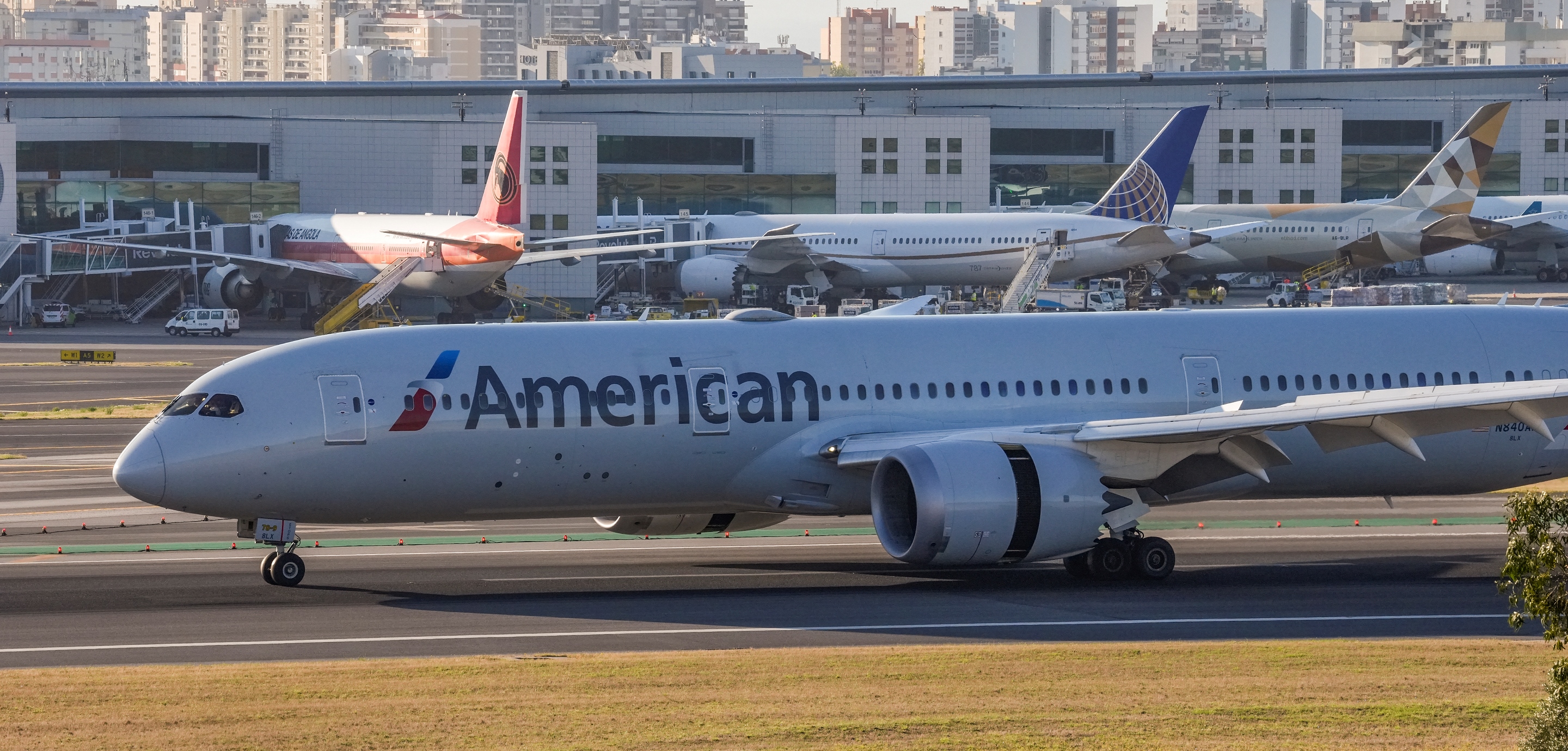 Unruly Passenger Fired From Job After On-Flight Outburst Led to Him Being Ducttaped