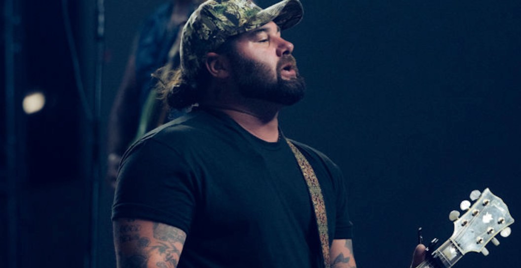 Koe Wetzel Postpones Upcoming Shows After ‘Unexpected Family Emergency’