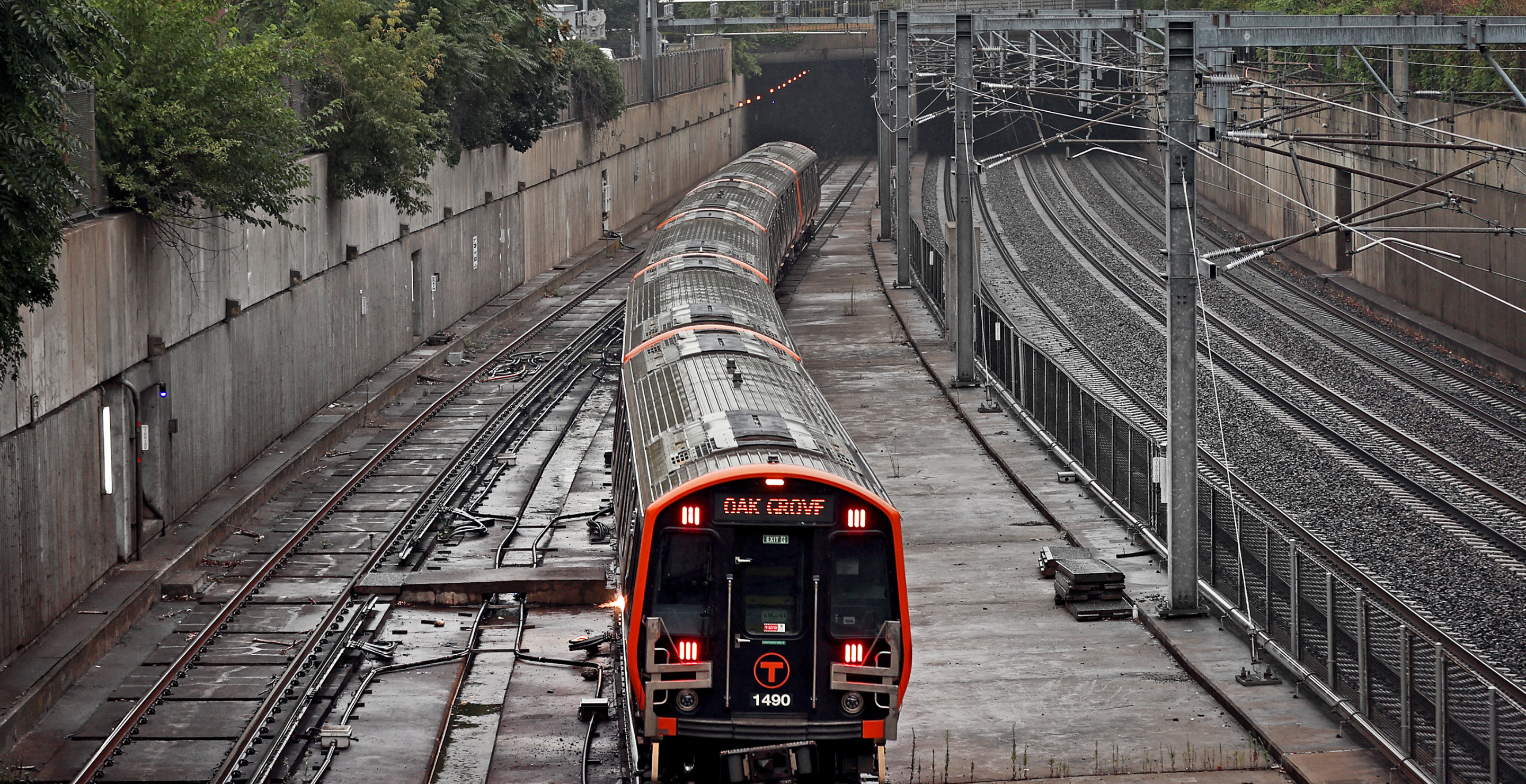 Teen Dies, Boston Railway