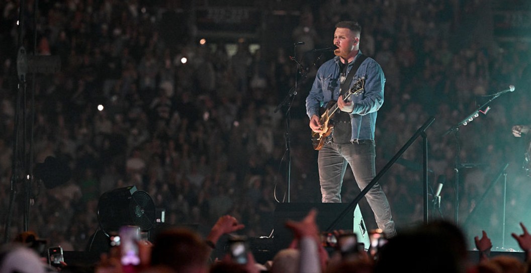 Country Star Wears 'Free Palestine' Shirt at Stadium That Barred Macklemore