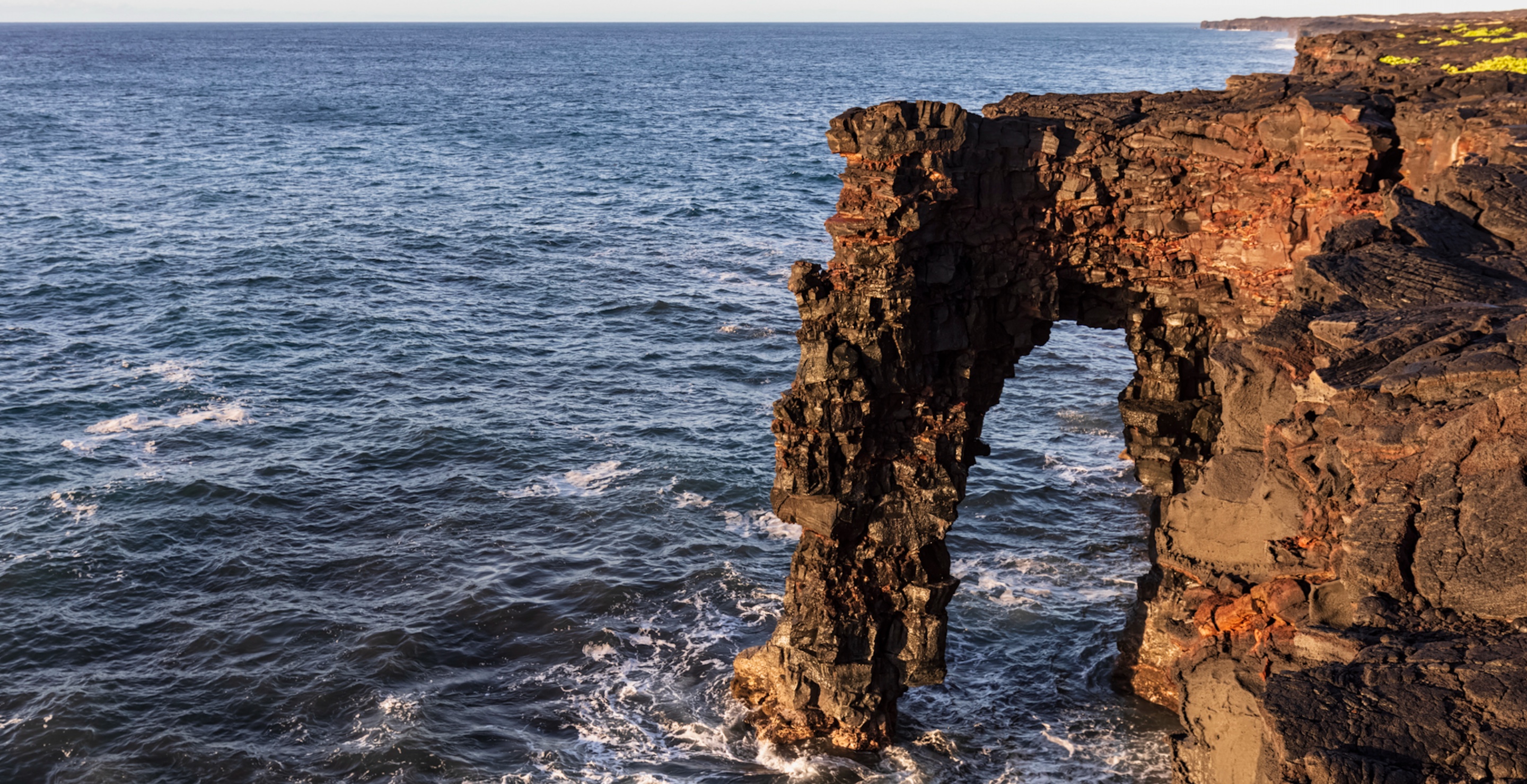 Iconic Hawaii Sea Arch Collapses Into Ocean After Standing for 500 Years