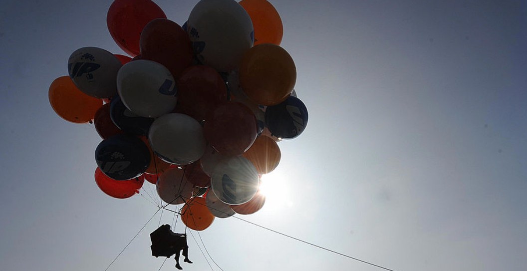 Real-Life 'Up' Adventure Takes Flight as Man Uses 94 Balloons to Cross the Desert