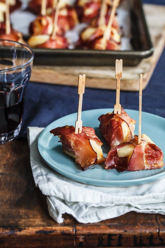 prosciutto-wrapped-pineapple