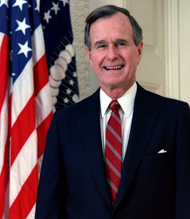 800px-george_h-_w-_bush_president_of_the_united_states_1989_official_portrait