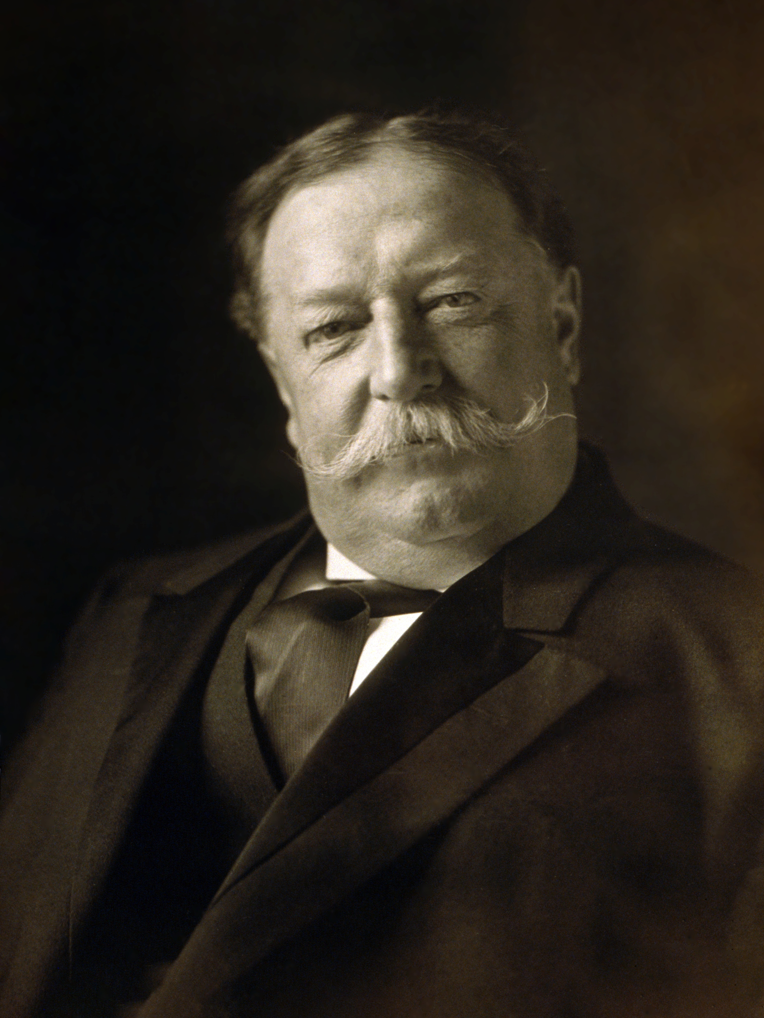 william_howard_taft_head-and-shoulders_portrait_facing_front