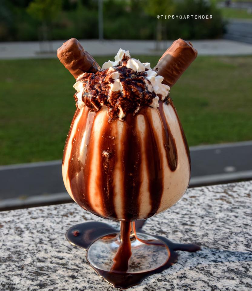 Twix-and-Chocolate-Cocktail