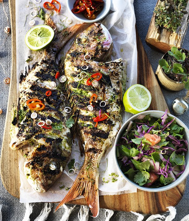 whole-grilled-fish-lemongrass-lime-leaves