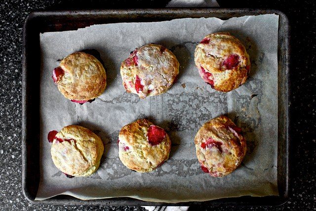 strawberries and cream biscuits-recipes