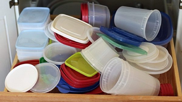 The 14 Ways to Declutter Your Kitchen Like a Professional Organizer