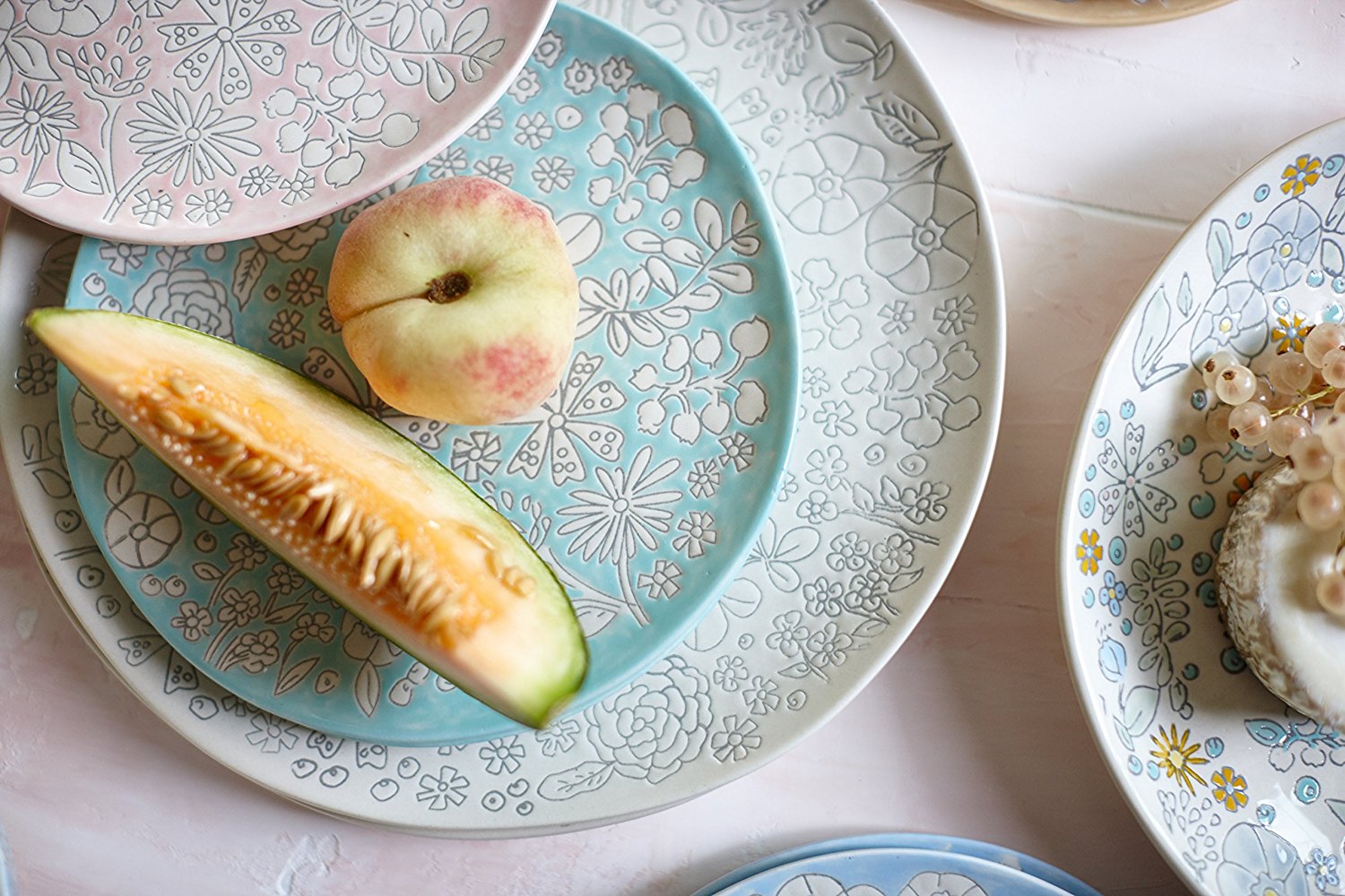 Amazon's New Line of Ceramic Dinnerware Is a Breath of Fresh Air