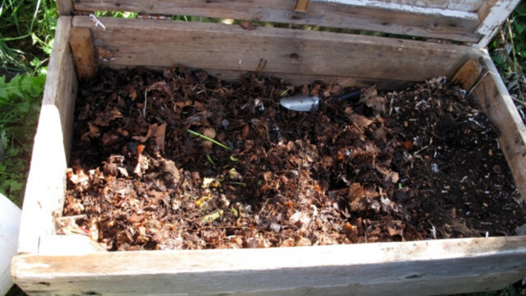 Composter Recipoe This Composter Recipe Makes Composting an Easy Project