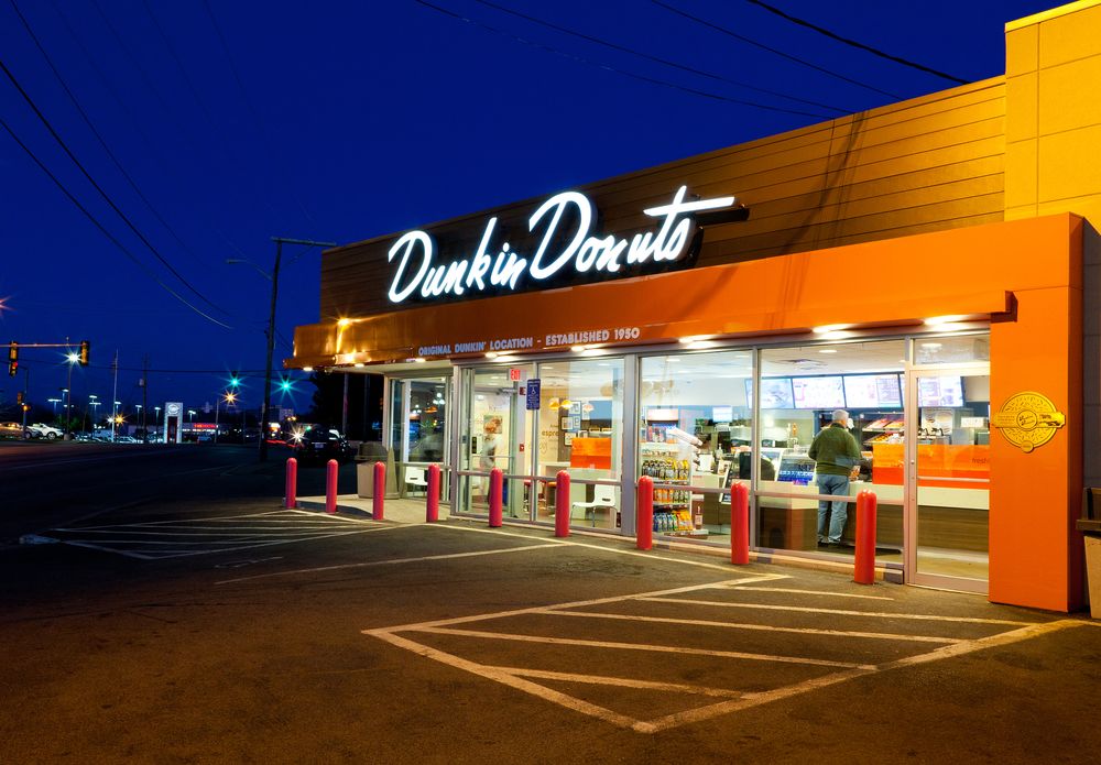 first dunkin' donuts location