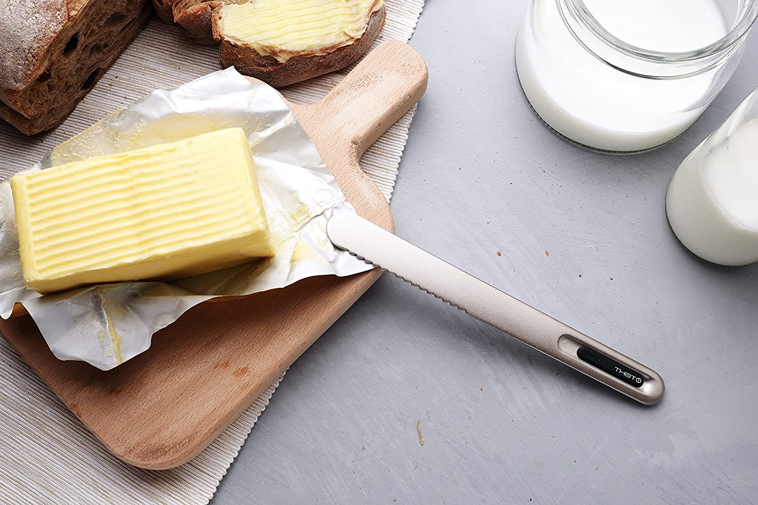 THAT! Spread That Serrated Warming Butter Knife, Black