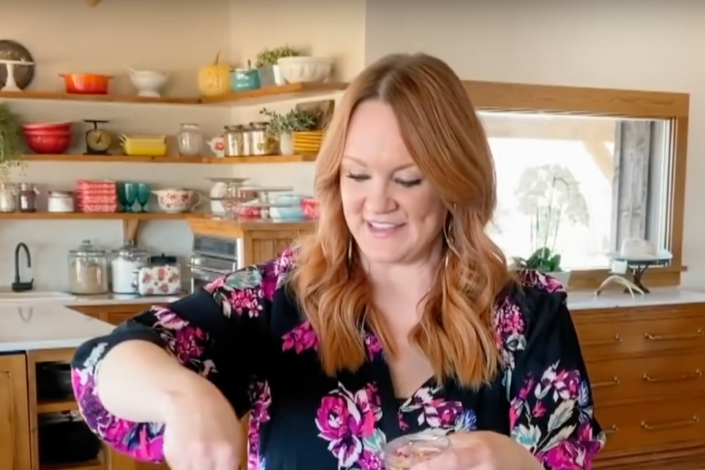 Ree Drummond's Reaction to the Rat on her Cooking Show is Priceless