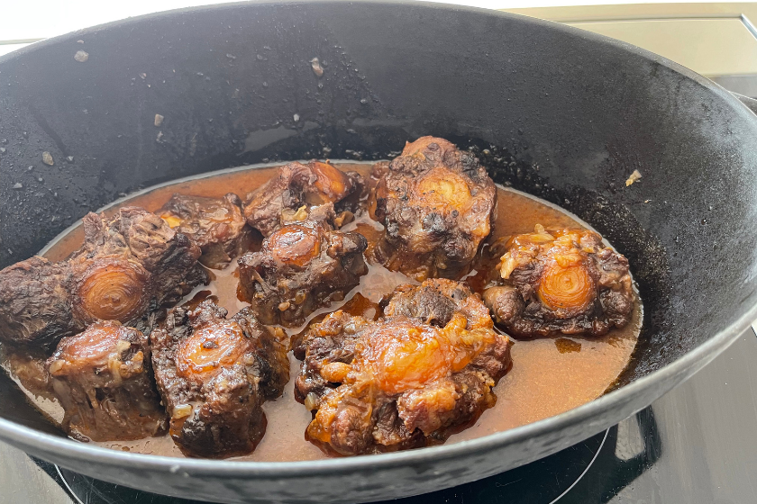 how to cook oxtail at home