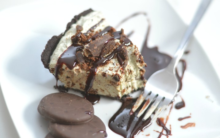 thin mint no bake cheesecake from Building Our Story