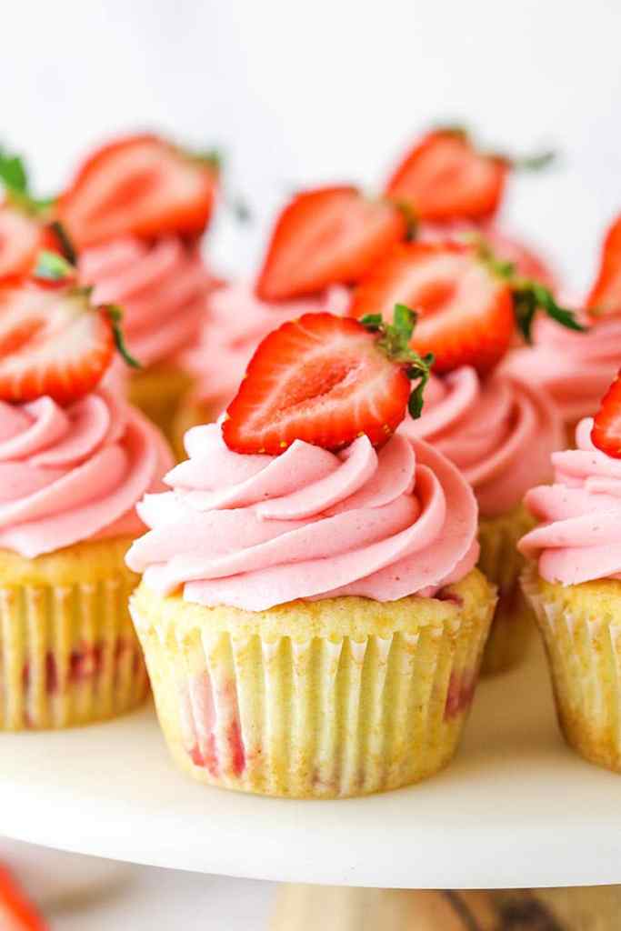 Fresh-Strawberry-Cupcakes3
