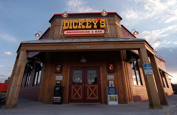 Dickeys Smokehouse BBQ restaurant, exterior.